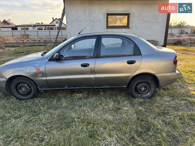Седан Daewoo Lanos 2008 в Жовкві