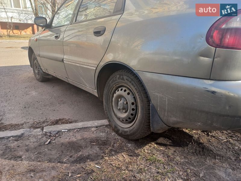 Седан Daewoo Lanos 2003 в Киеве