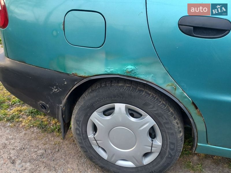 Седан Daewoo Lanos 1998 в Ужгороде