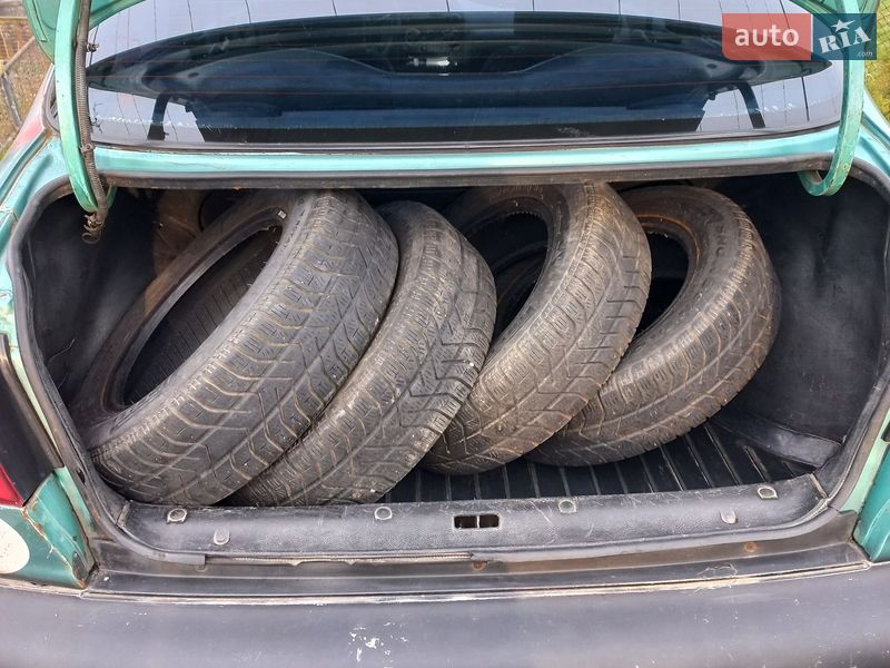 Седан Daewoo Lanos 1998 в Ужгороде