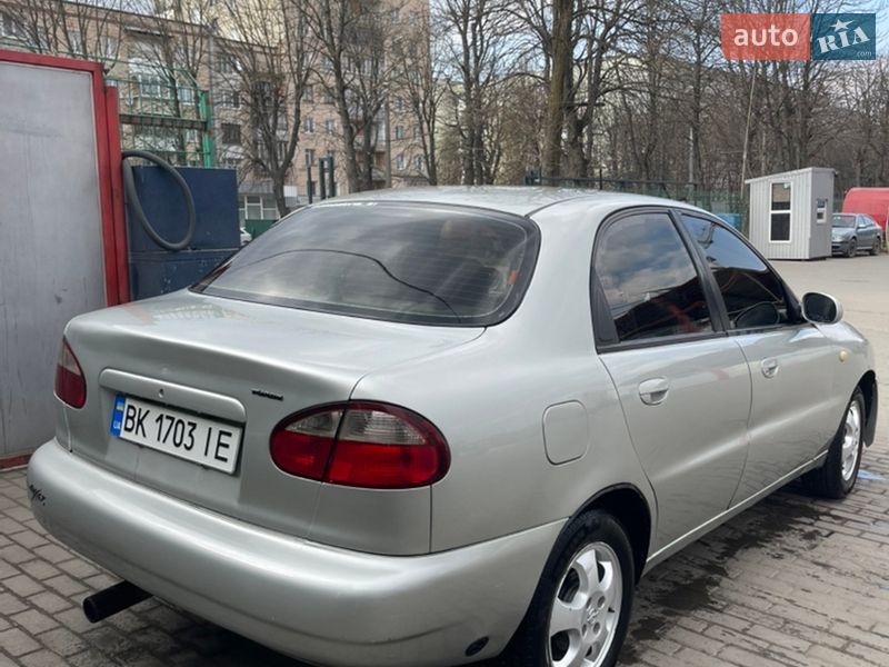 Седан Daewoo Lanos 2007 в Ровно