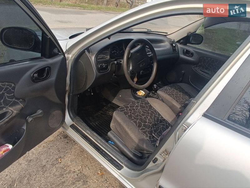 Седан Daewoo Lanos 2002 в Малині