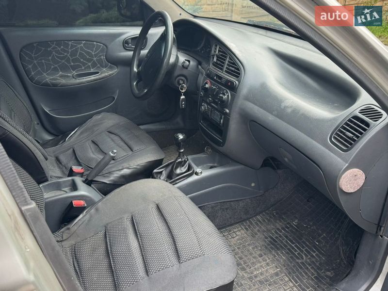 Седан Daewoo Lanos 2004 в Запоріжжі