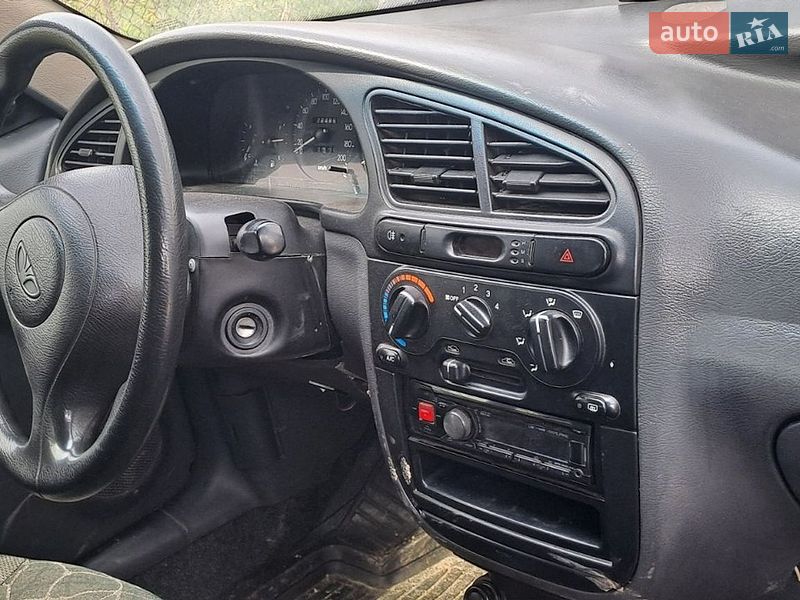 Седан Daewoo Lanos 2003 в Макарові