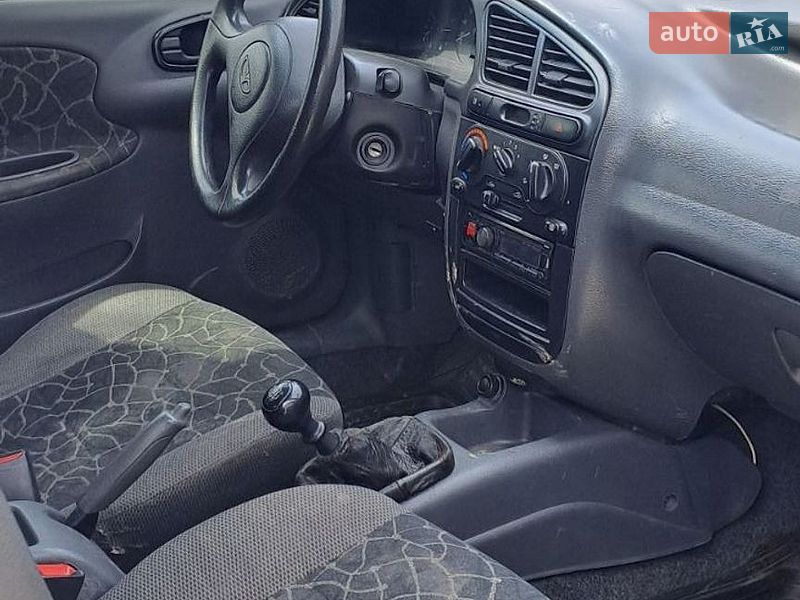 Седан Daewoo Lanos 2003 в Макарові