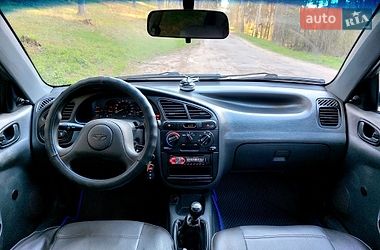 Седан Daewoo Lanos 2004 в Тростянці
