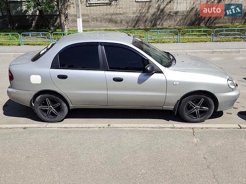 Седан Daewoo Lanos 2003 в Дніпрі