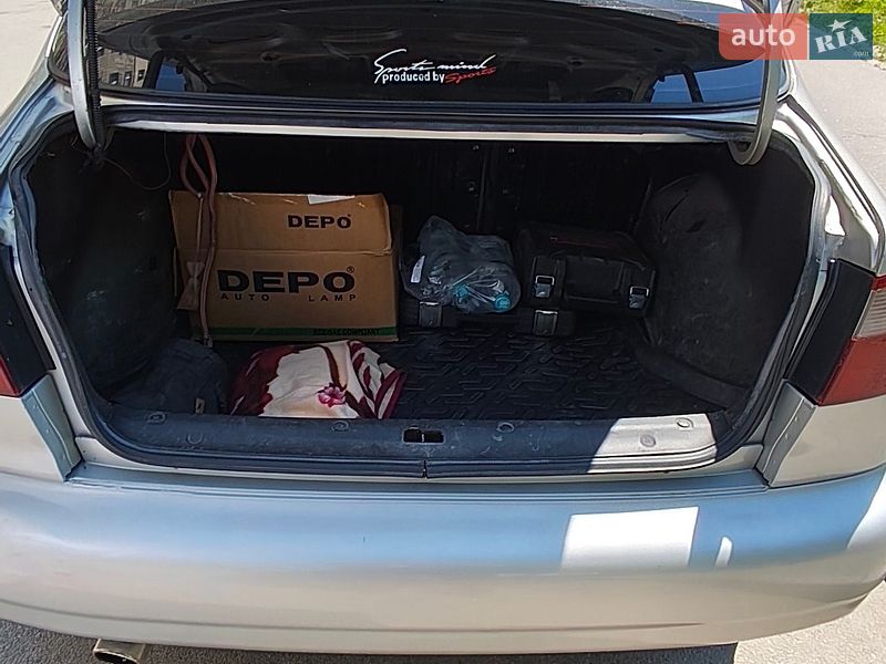 Седан Daewoo Lanos 2003 в Дніпрі