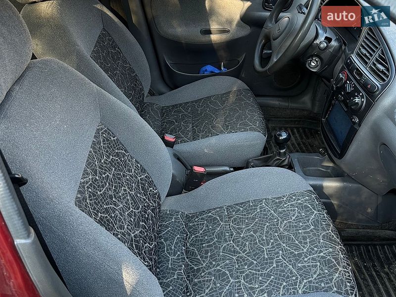 Седан Daewoo Lanos 2004 в Кагарлыке