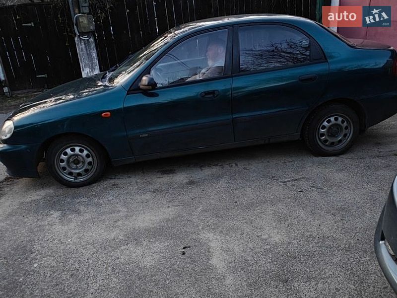 Седан Daewoo Lanos 2004 в Киеве