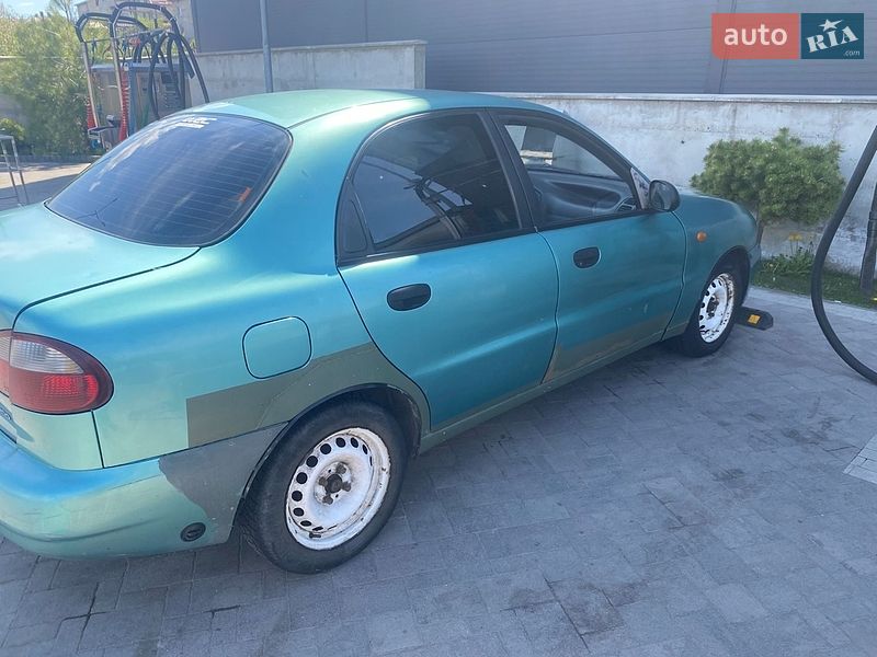 Седан Daewoo Lanos 1998 в Львове
