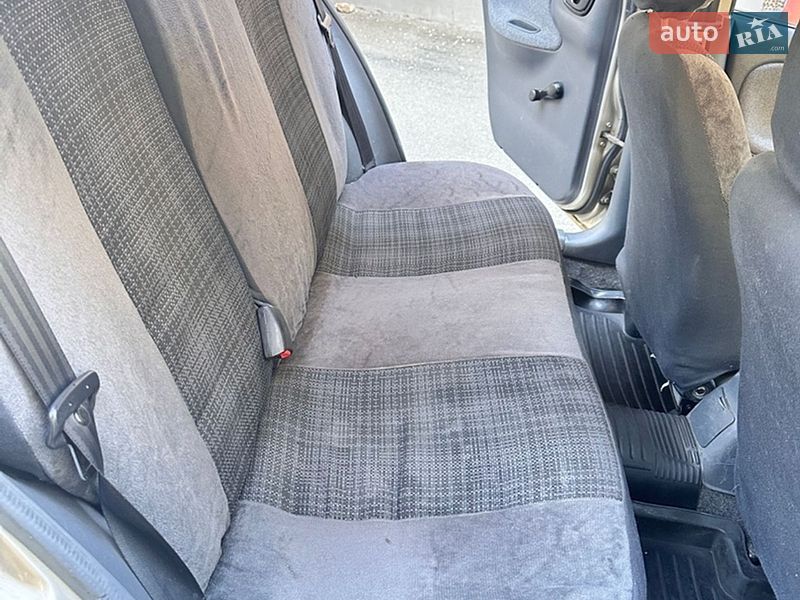 Седан Daewoo Lanos 2004 в Киеве