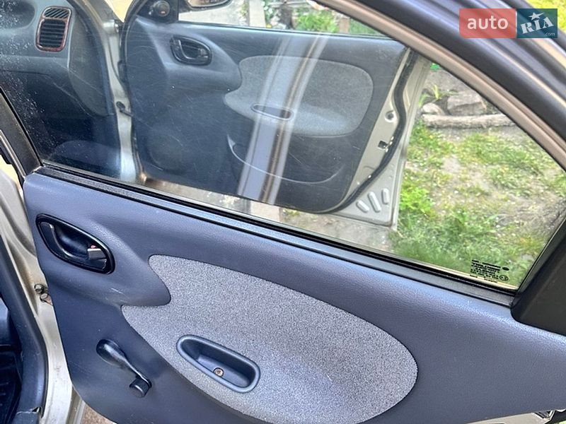 Седан Daewoo Lanos 2004 в Киеве