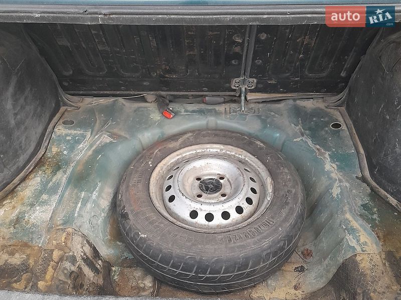 Седан Daewoo Lanos 2003 в Лужанах