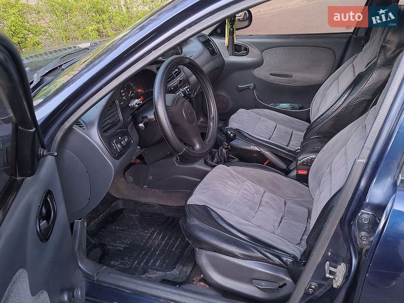Седан Daewoo Lanos 2001 в Полтаве