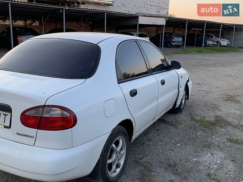 Седан Daewoo Lanos 2000 в Дніпрі