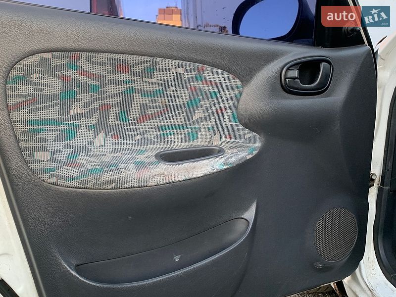 Седан Daewoo Lanos 2000 в Дніпрі