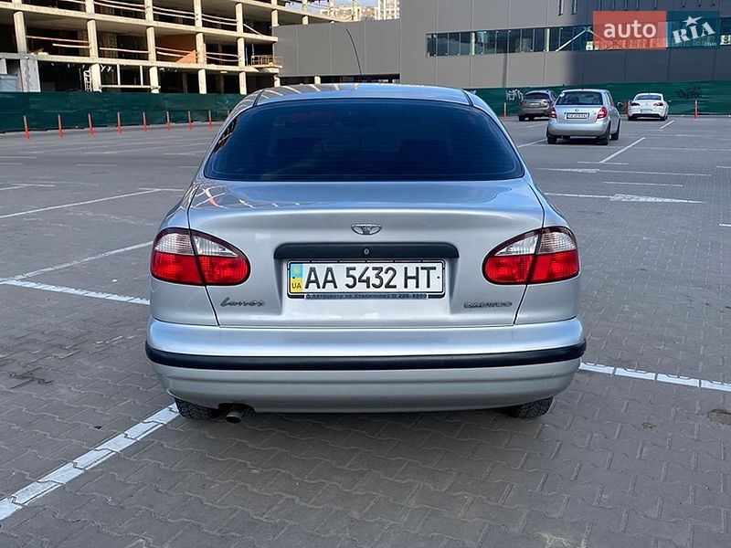 Седан Daewoo Lanos 2004 в Киеве