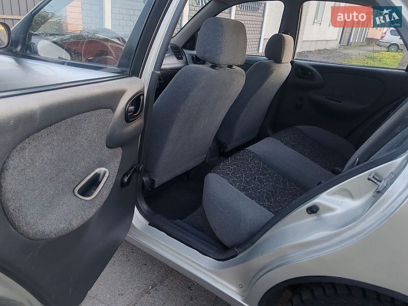 Седан Daewoo Lanos 2005 в Хоролі