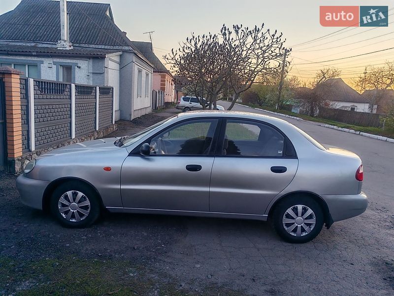 Седан Daewoo Lanos 2005 в Хоролі