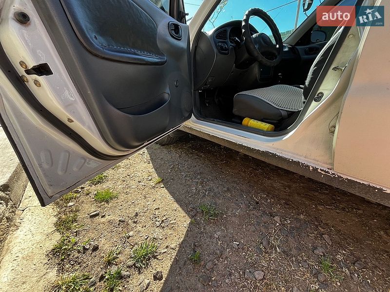 Седан Daewoo Lanos 2004 в Одесі