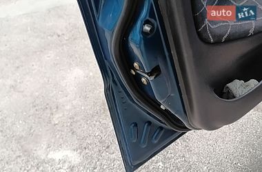 Седан Daewoo Lanos 2001 в Львове