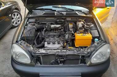 Хетчбек Daewoo Lanos 2004 в Дніпрі