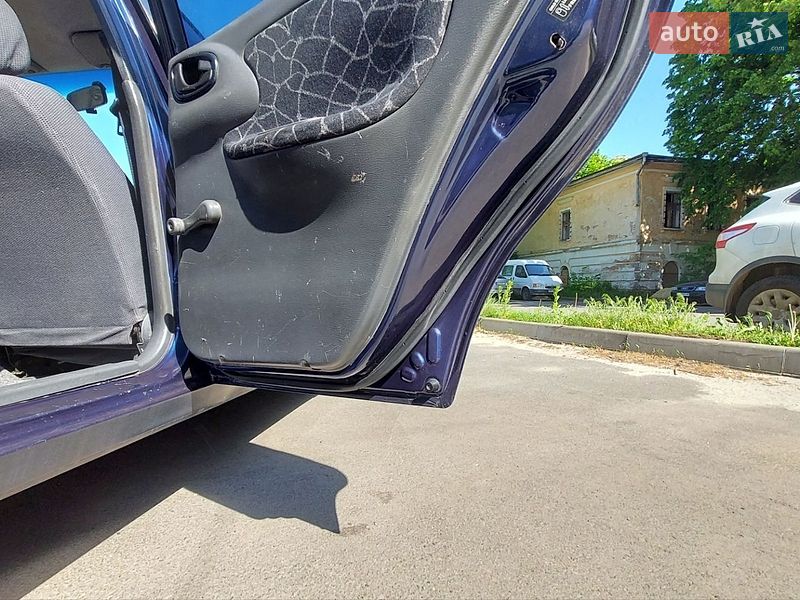 Седан Daewoo Lanos 2003 в Харькове