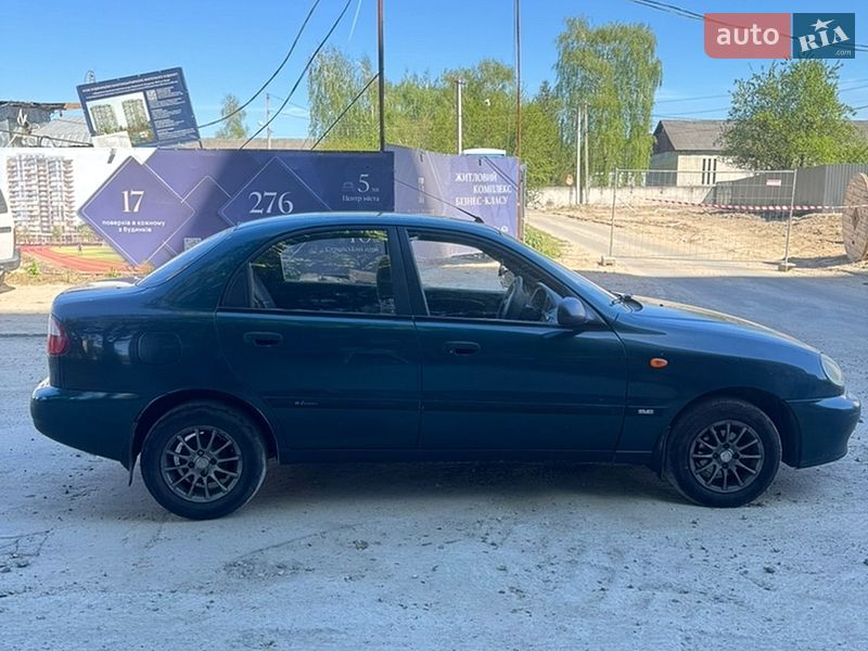 Седан Daewoo Lanos 2004 в Львове