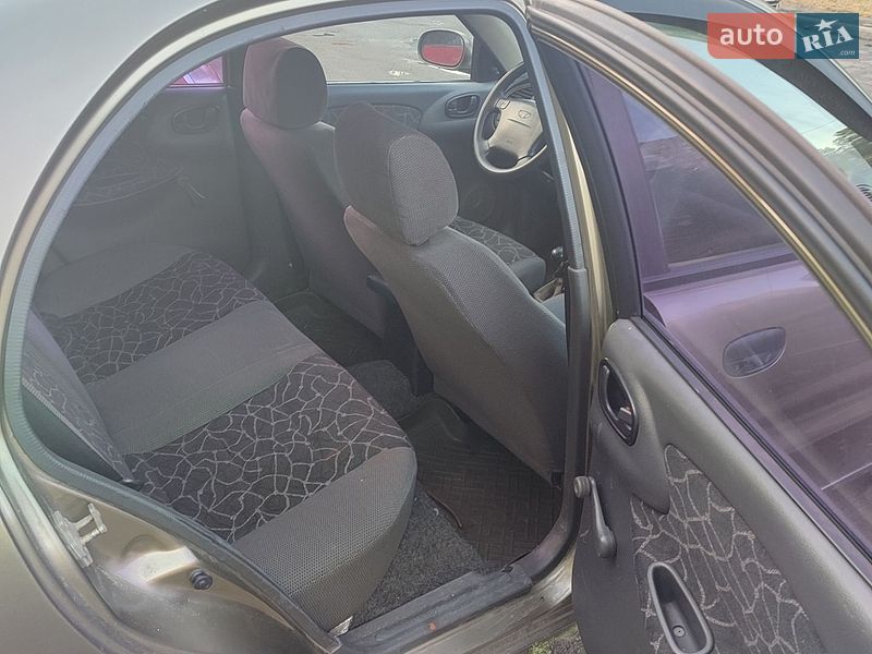 Седан Daewoo Lanos 2003 в Києві
