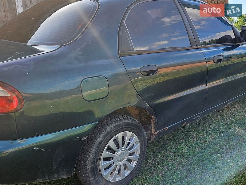 Седан Daewoo Lanos 2005 в Монастыриске