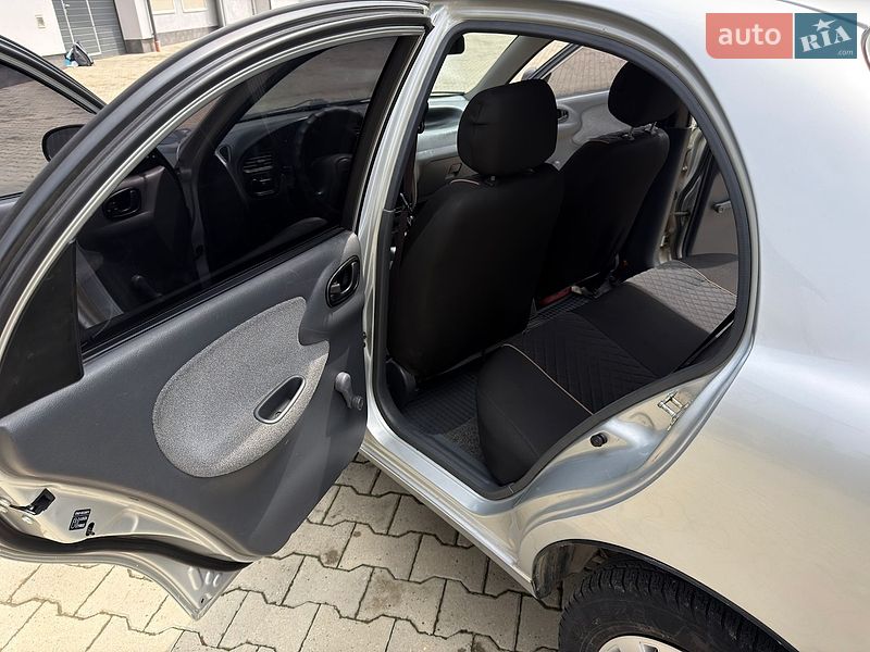 Седан Daewoo Lanos 2008 в Черновцах