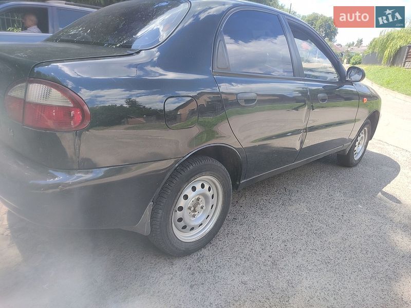Седан Daewoo Lanos 2008 в Острозі