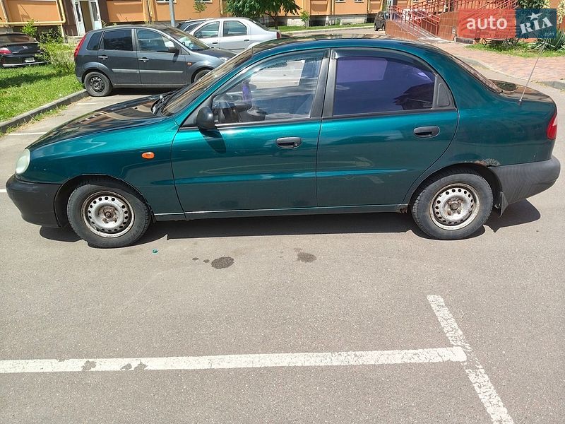 Седан Daewoo Lanos 2002 в Киеве