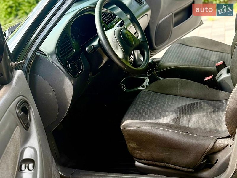Седан Daewoo Lanos 2012 в Староконстантинове