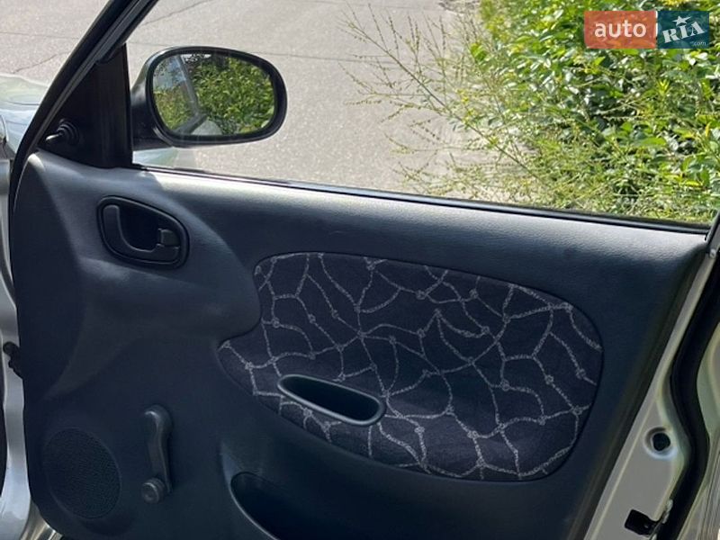 Седан Daewoo Lanos 2003 в Сумах