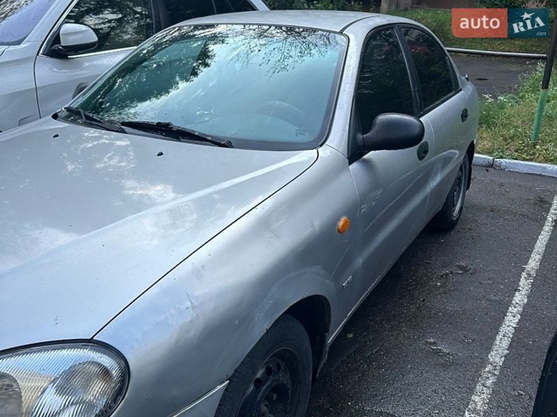 Седан Daewoo Lanos 1998 в Новому Розділі
