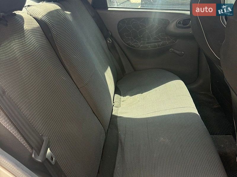 Седан Daewoo Lanos 2003 в Запорожье