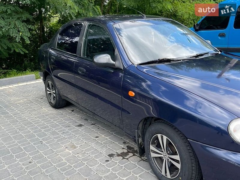 Седан Daewoo Lanos 2004 в Львове