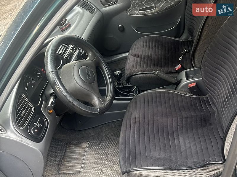 Седан Daewoo Lanos 2003 в Терновке