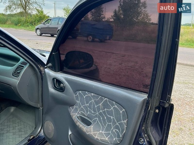 Седан Daewoo Lanos 2003 в Варві