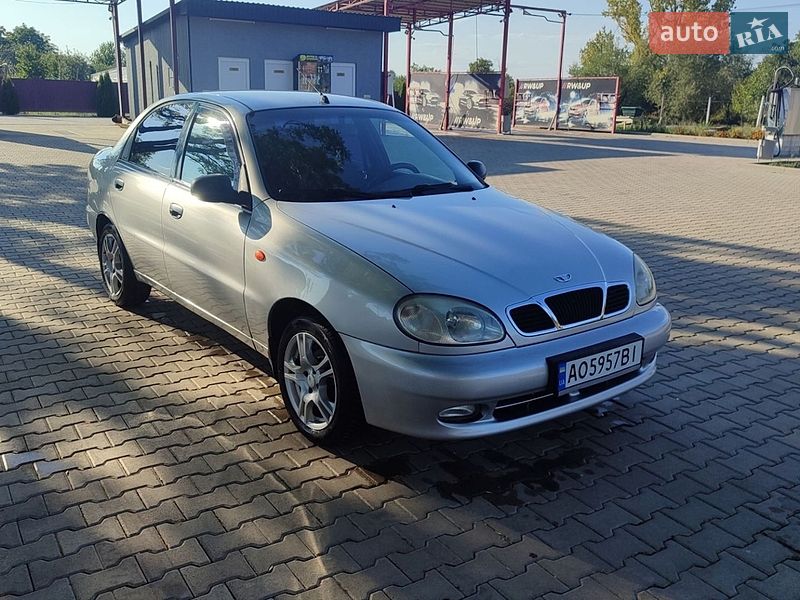Седан Daewoo Lanos 2004 в Виноградові