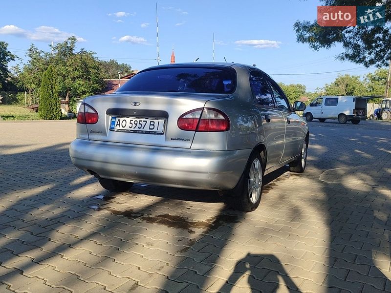 Седан Daewoo Lanos 2004 в Виноградові