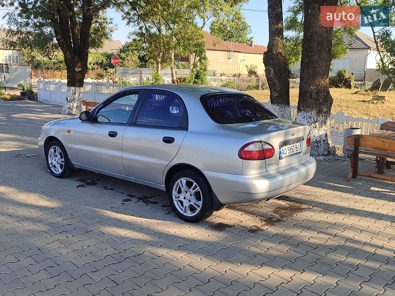 Седан Daewoo Lanos 2004 в Виноградові