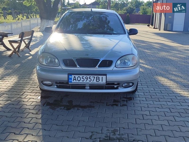 Седан Daewoo Lanos 2004 в Виноградові