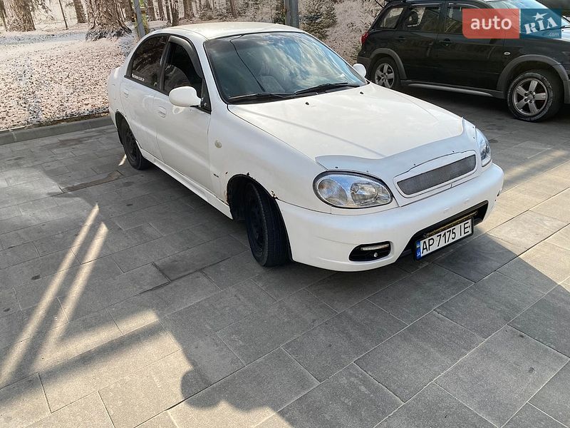 Седан Daewoo Lanos 1998 в Запоріжжі