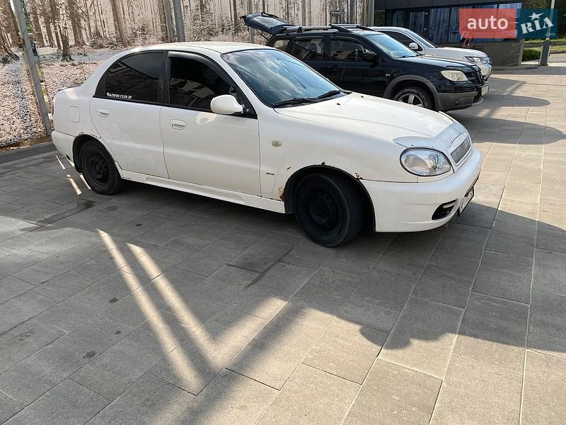 Седан Daewoo Lanos 1998 в Запоріжжі