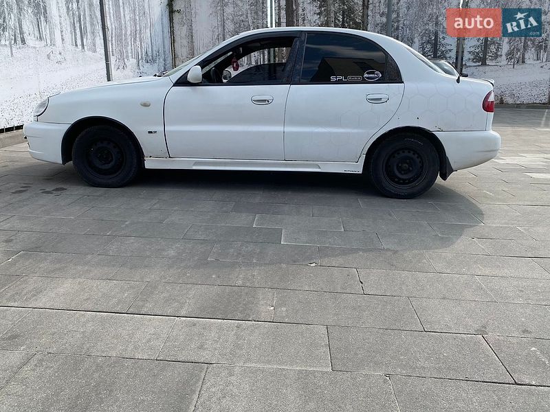 Седан Daewoo Lanos 1998 в Запоріжжі