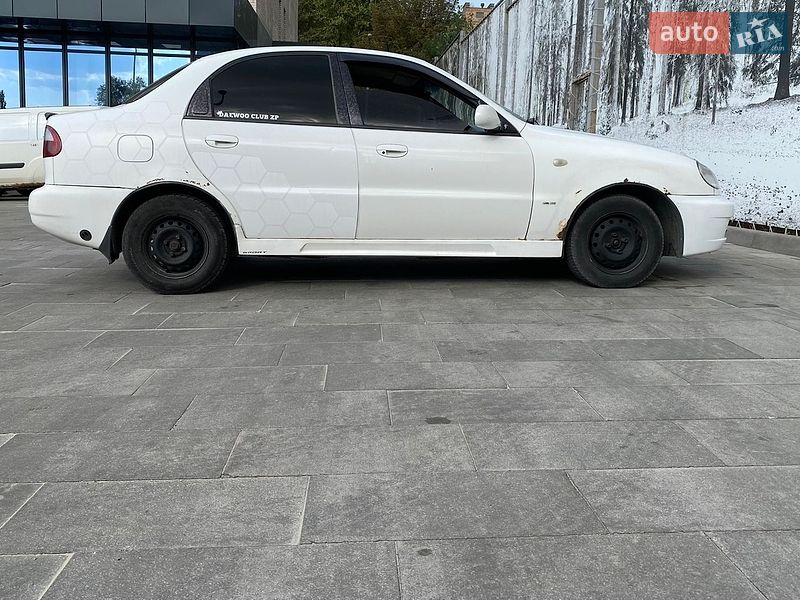 Седан Daewoo Lanos 1998 в Запоріжжі