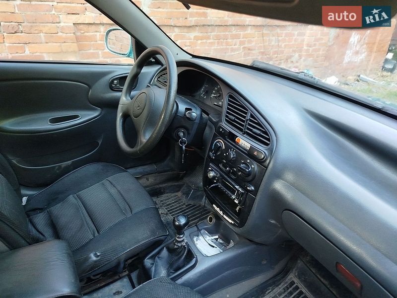 Седан Daewoo Lanos 1998 в Богодухіву